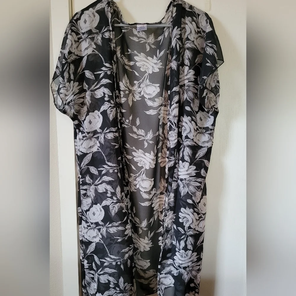 Lida Collection Floral Black and White Sheer Coverup Flowy Vest - Picture 2 of 10